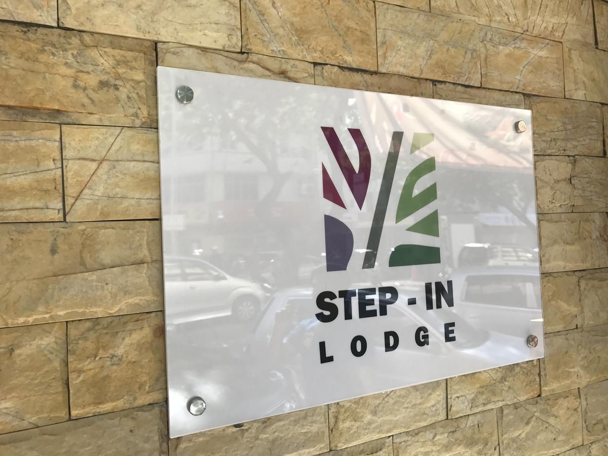Step-In Lodge Kota Kinabalu Exterior foto